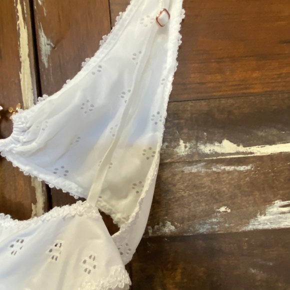 NWT Savage Fenty X Bombshell Broderie Lace Eyelet Teddy White Medium - Picture 9 of 11